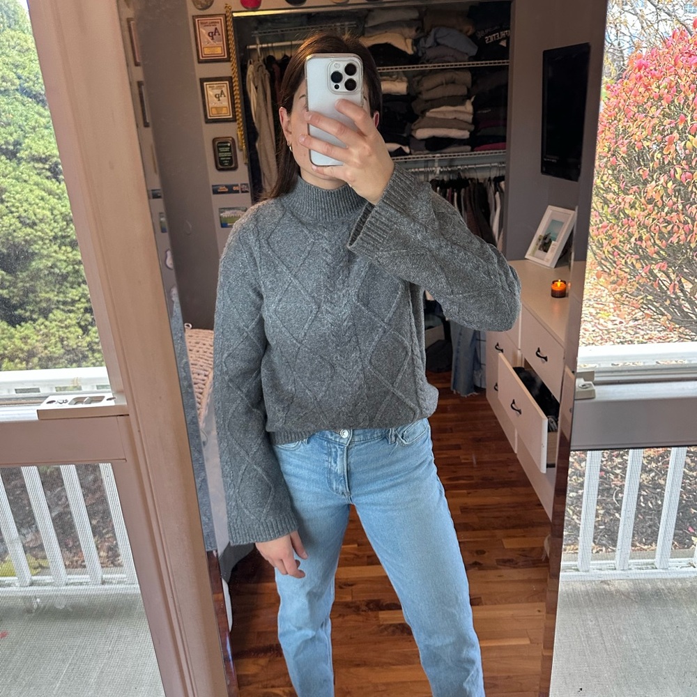 LOFT Gray Diamond Pattern Crewneck Sweater